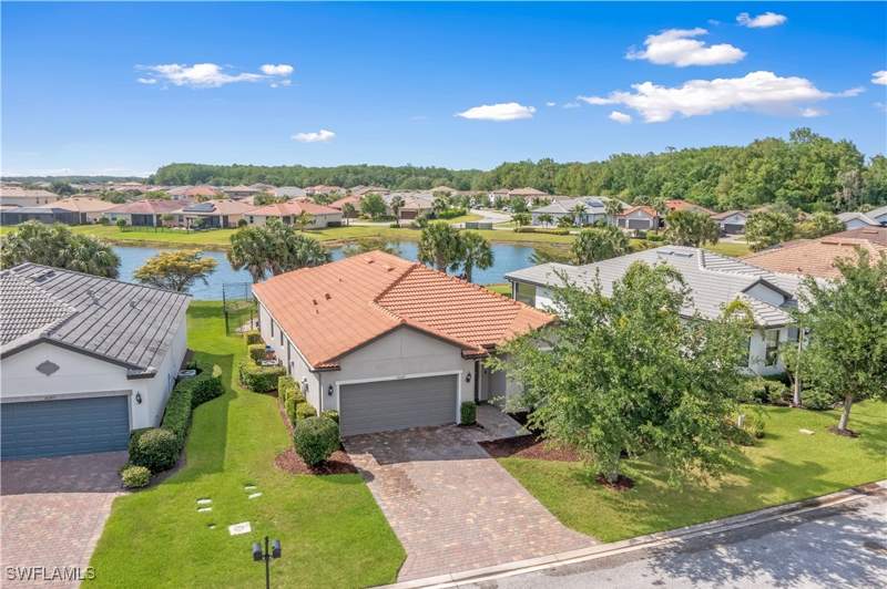 3 bedroom SingleFamilyResidence at 16087 Mistflower Dr, Hampton Lakes, Alva — photo 2