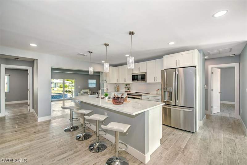 3 bedroom SingleFamilyResidence at 127 Albatross St, Fairview Isles, Fort Myers Beach — photo 5
