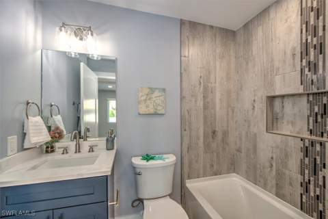127 Albatross St, Fort Myers Beach FL - photo 7 of 39