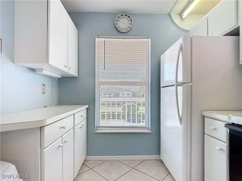 1025 Mainsail Dr 215, Naples FL - photo 10 of 40