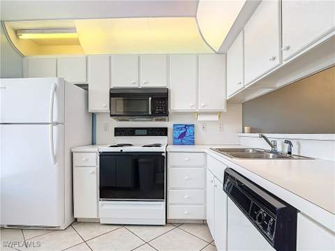 1025 Mainsail Dr 215, Naples FL - photo 9 of 40