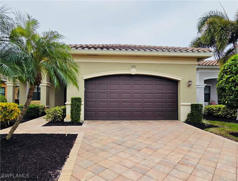 2 bedroom SingleFamilyResidence at 3195 Pacific Dr, Riverstone, Naples — photo 2