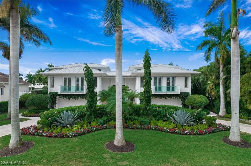 5 bedroom SingleFamilyResidence at 2290 Tarpon Rd, Royal Harbor, Naples — photo 2
