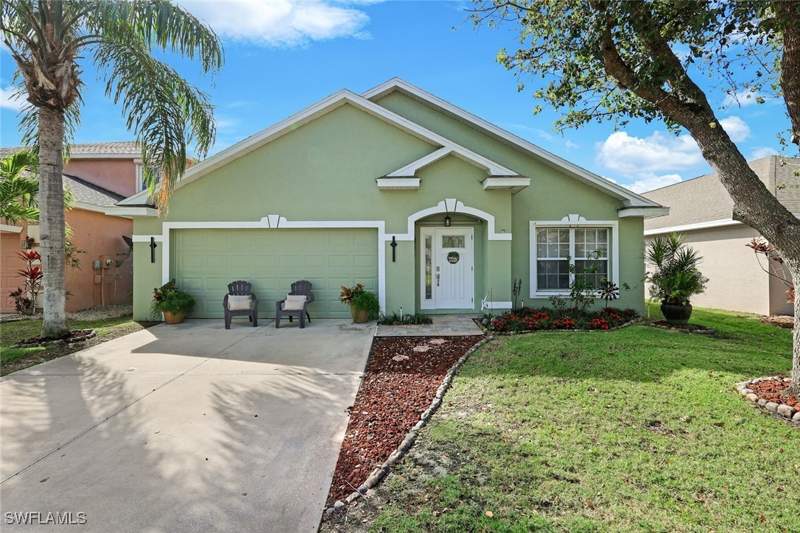 4 bedroom SingleFamilyResidence at 8937 Fawn Ridge Dr, Danforth Lakes, Fort Myers — photo 2