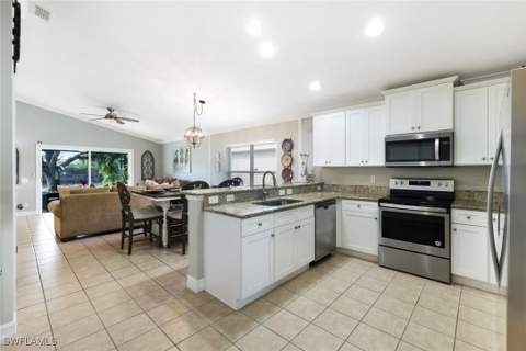 8937 Fawn Ridge Dr, Fort Myers FL - photo 7 of 43