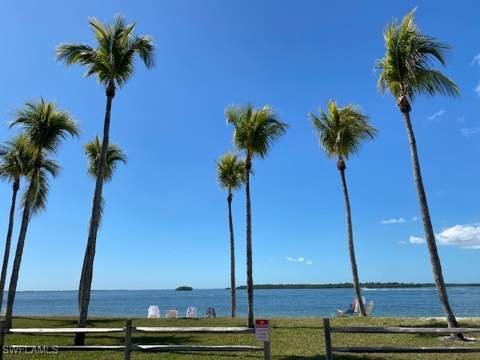 17170 Harbour Point Dr 734, Fort Myers FL - photo 23 of 27