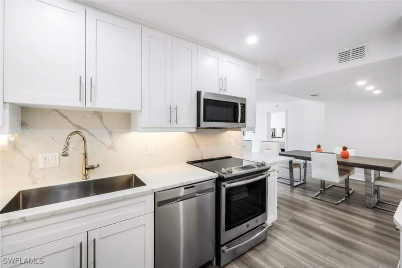 2 bedroom Condominium at 4005 Gulf Shore Blvd N 404, Gulfside, Naples — photo 4