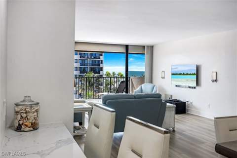 4005 Gulf Shore Blvd N 404, Naples FL - photo 6 of 31