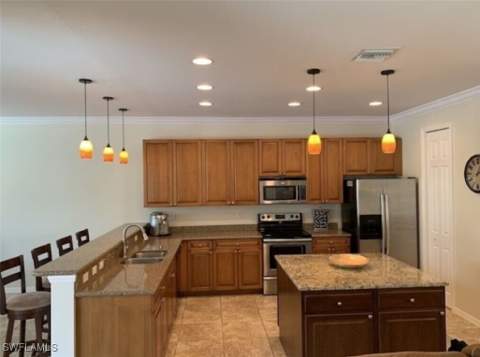 5221 Seagull Ct, Cape Coral FL - photo 9 of 34