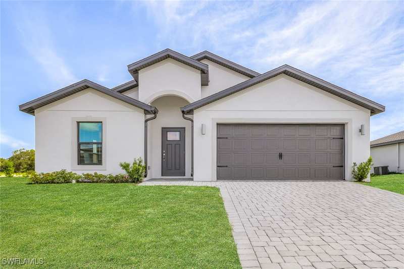 5 bedroom SingleFamilyResidence at 881 Gen D Macarthur Ave, Labelle, Labelle — photo 1