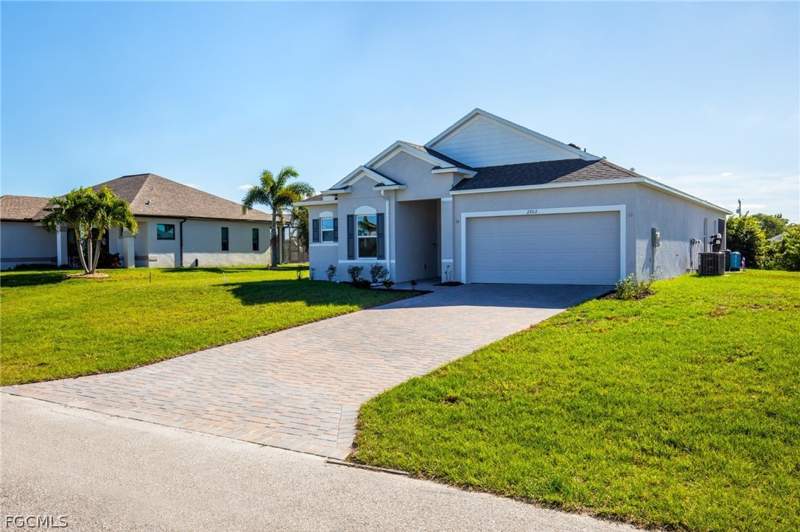 3 bedroom SingleFamilyResidence at 2702 NW 1st Ter, Cape Coral, Cape Coral — photo 2