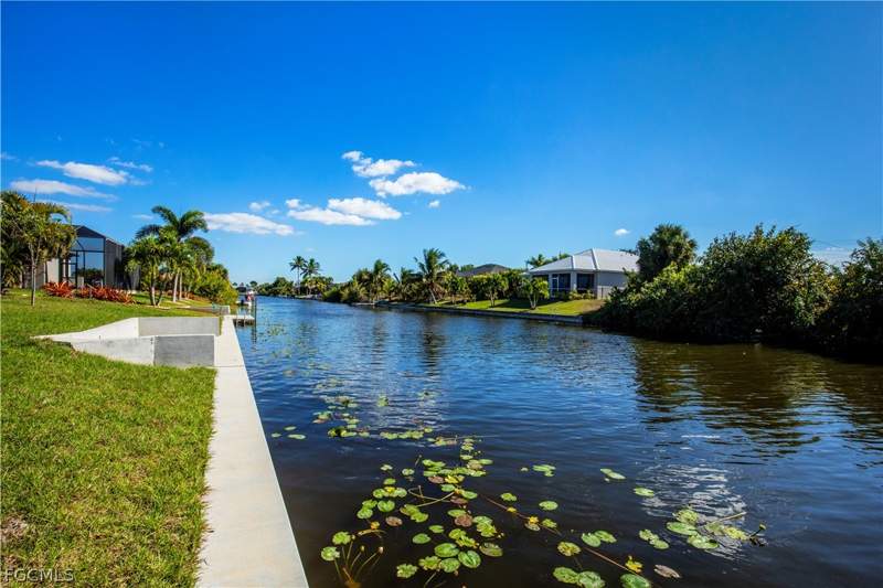 3 bedroom SingleFamilyResidence at 2702 NW 1st Ter, Cape Coral, Cape Coral — photo 4