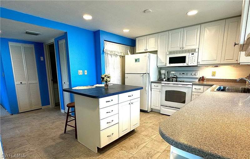 2 bedroom Condominium at 4263 Bay Beach Ln 111, Harbour Pointe Condo, Fort Myers Beach — photo 4