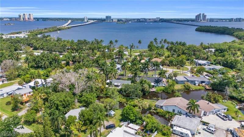 3 bedroom SingleFamilyResidence at 135 Standish Cir, Rivers Edge, North Fort Myers — photo 4