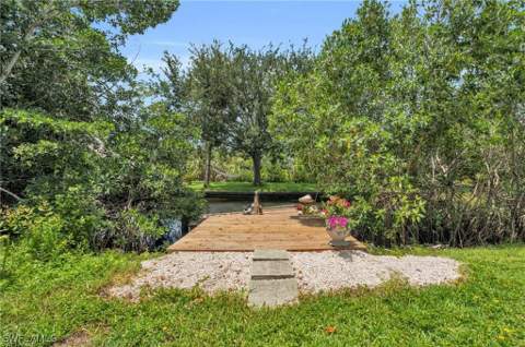 135 Standish Cir, North Fort Myers FL - photo 8 of 32