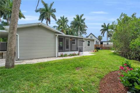 135 Standish Cir, North Fort Myers FL - photo 9 of 32