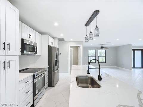 3679 Woodstork Ct, Fort Myers FL - photo 13 of 50
