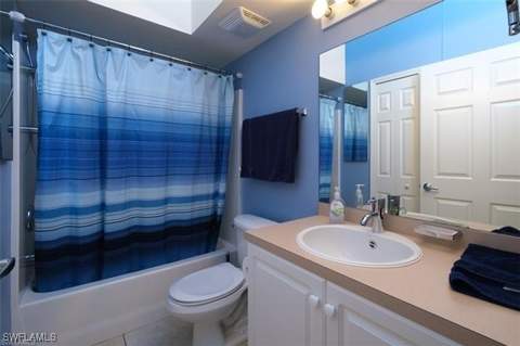 4925 Sandra Bay Dr 201, Naples FL - photo 12 of 18