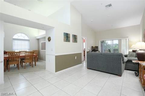 4925 Sandra Bay Dr 201, Naples FL - photo 6 of 18