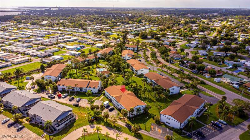 2 bedroom Condominium at 7043 New Post Dr 7, Foxmoor Condo, North Fort Myers — photo 3