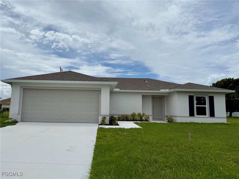 3 bedroom SingleFamilyResidence at 206 NW 13th Ter, Cape Coral, Cape Coral — photo 1