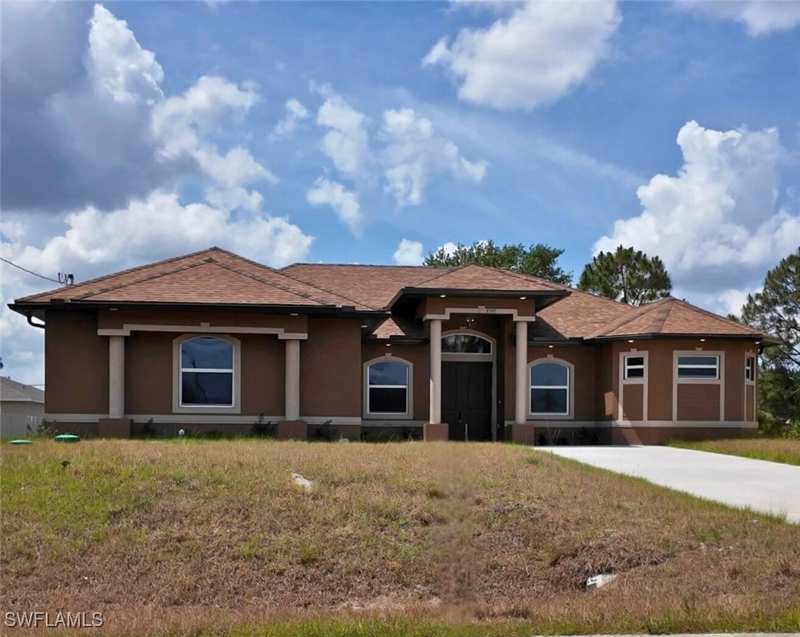 5 bedroom SingleFamilyResidence at 3707 13th St W, Lehigh Acres, Lehigh Acres — photo 1