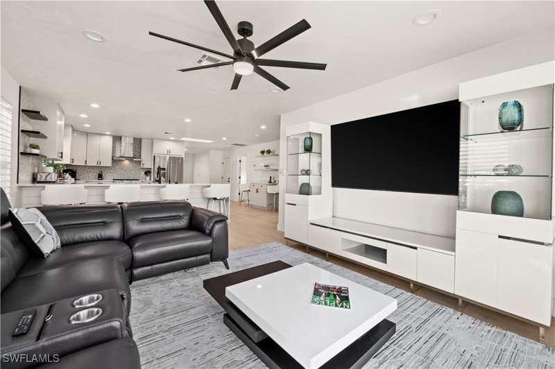 3 bedroom SingleFamilyResidence at 538 106th Ave N, Naples Park, Naples — photo 1