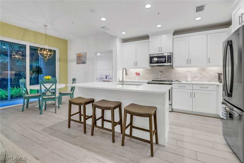 2 bedroom Condominium at 6953 Avalon Cir 1801, Avalon, Naples — photo 1