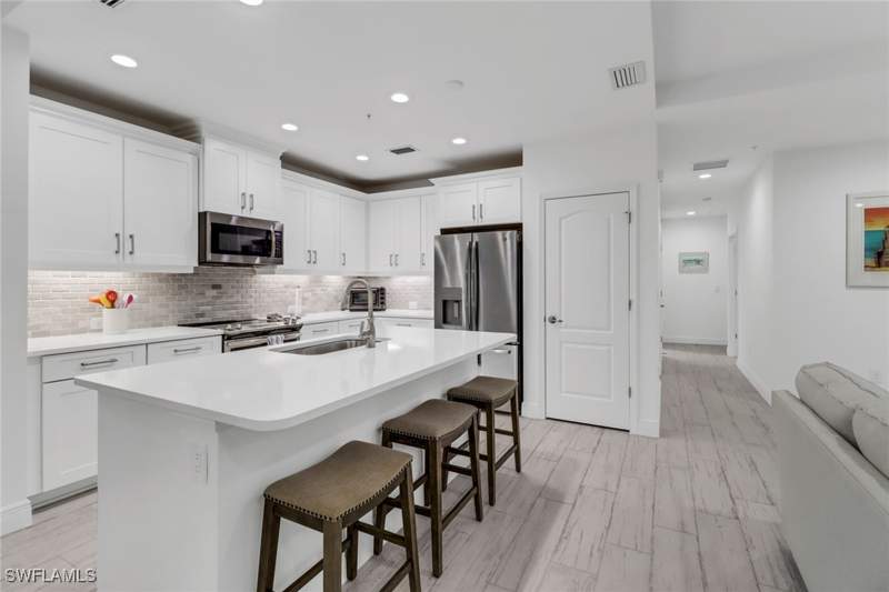 2 bedroom Condominium at 6953 Avalon Cir 1801, Avalon, Naples — photo 5