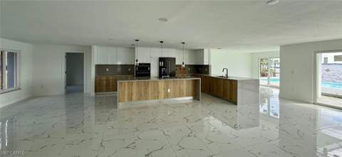 111 E North Shore Ave, North Fort Myers FL - photo 10 of 46
