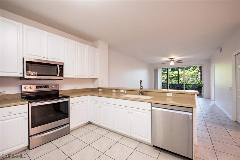 3 bedroom Condominium at 10025 Heather Ln 702, The Meadows, Naples — photo 3