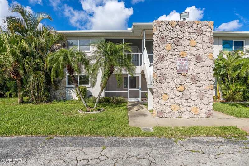 2 bedroom Condominium at 2504 SE 16th Pl 101, Everest Condo, Cape Coral — photo 1