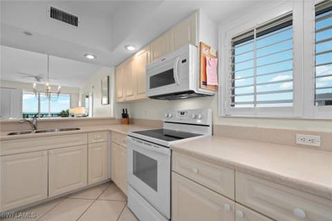 255 Periwinkle Way 5B, Sanibel FL - photo 11 of 42