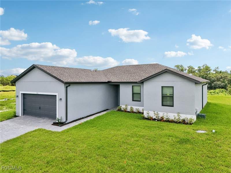 3 bedroom SingleFamilyResidence at 923 Admiral Bull Halsey Ave, Labelle, Labelle — photo 4