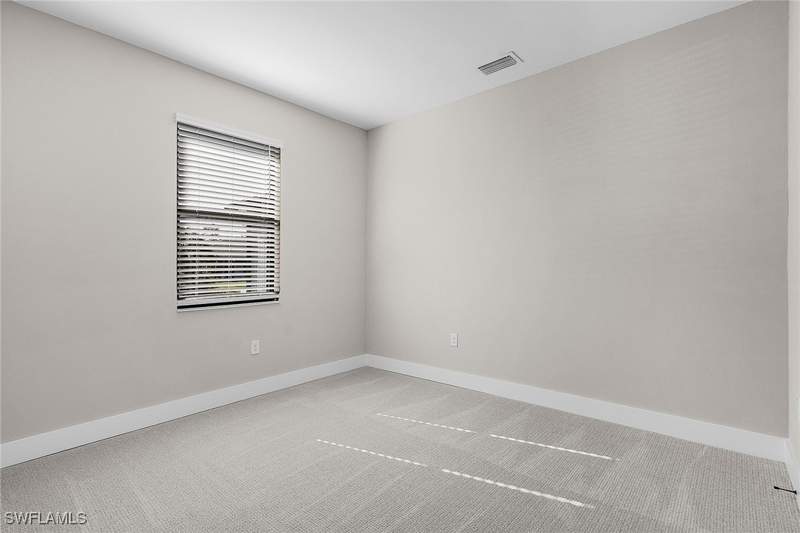 3 bedroom SingleFamilyResidence at 923 Admiral Bull Halsey Ave, Labelle, Labelle — photo 5