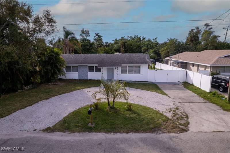 3 bedroom SingleFamilyResidence at 60 Cardinal Dr, North Fort Myers, North Fort Myers — photo 2