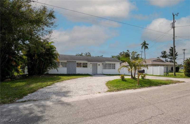 3 bedroom SingleFamilyResidence at 60 Cardinal Dr, North Fort Myers, North Fort Myers — photo 4