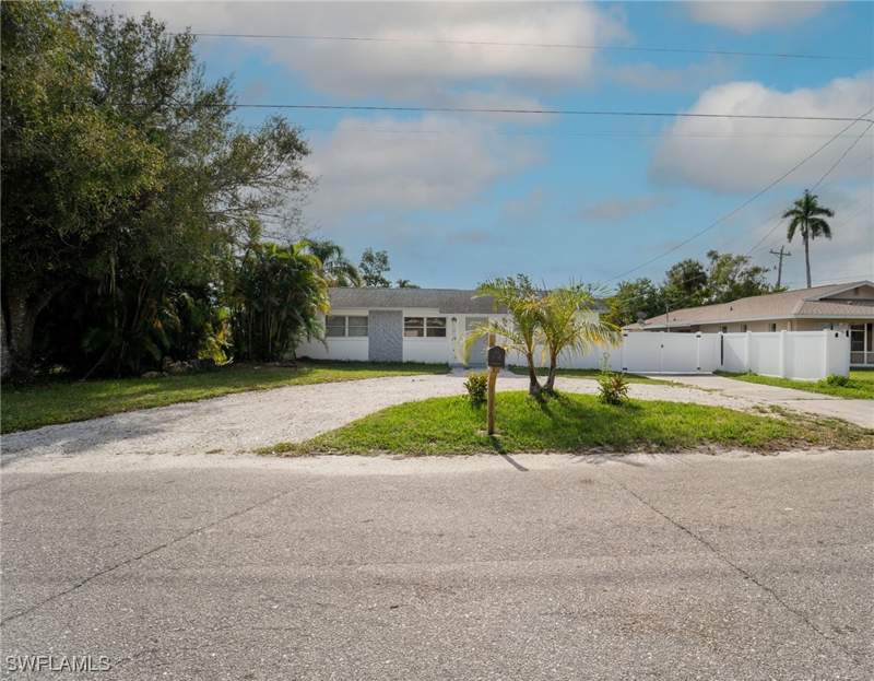 3 bedroom SingleFamilyResidence at 60 Cardinal Dr, North Fort Myers, North Fort Myers — photo 5