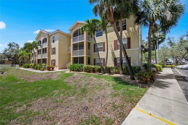 2 bedroom Condominium at 4105 Residence Dr 718, The Residence, Fort Myers — photo 1
