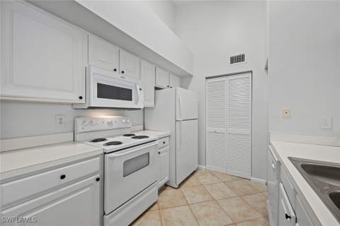 4105 Residence Dr 718, Fort Myers FL - photo 6 of 23