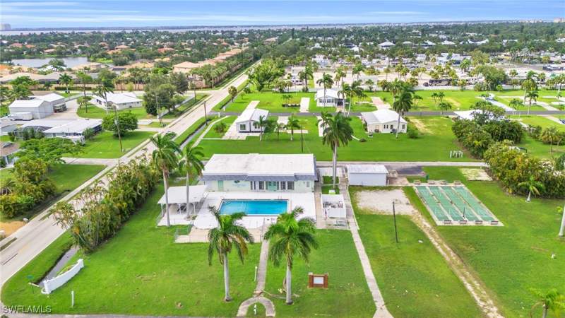 2 bedroom ManufacturedHome at 99 Oak Ln, Plantation Estates Mobile Home, Fort Myers — photo 5
