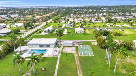 99 Oak Ln, Fort Myers FL - photo 6 of 8