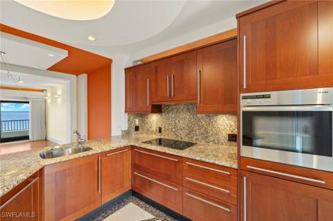 625 La Peninsula Blvd 625, Naples FL - photo 11 of 35