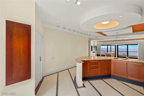 625 La Peninsula Blvd 625, Naples FL - photo 12 of 35