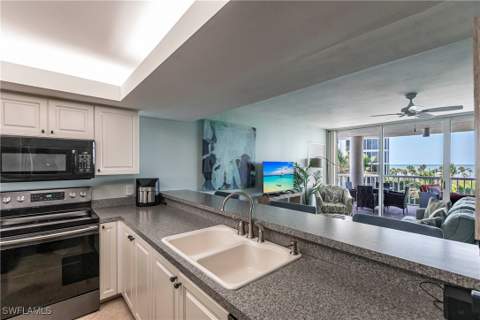 40 Seagate Dr 202A, Naples FL - photo 20 of 49