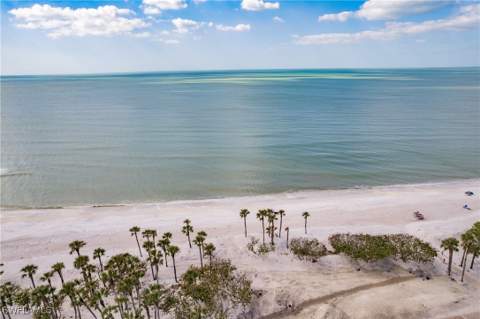 40 Seagate Dr 202A, Naples FL - photo 7 of 49