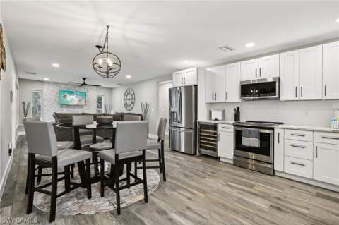 267 Flamingo St, Fort Myers Beach FL - photo 10 of 50