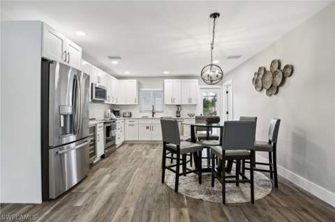 267 Flamingo St, Fort Myers Beach FL - photo 8 of 50