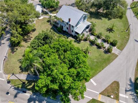 3650 McKinley Ave, Fort Myers FL - photo 8 of 50