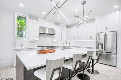 375 Periwinkle Ct, Marco Island FL - photo 10 of 46